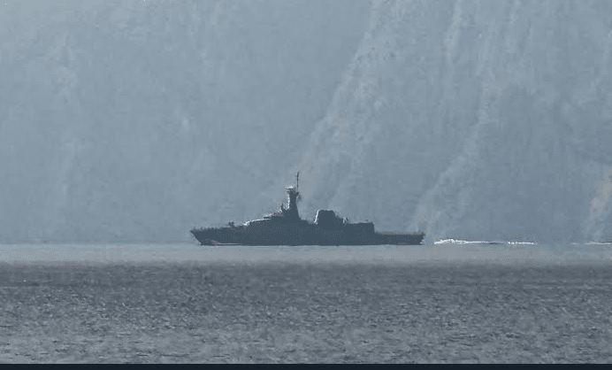 IRGC Iran Sebut Kapal Perang AS Terpaksa Mundur 400 km dari Selat Hormuz